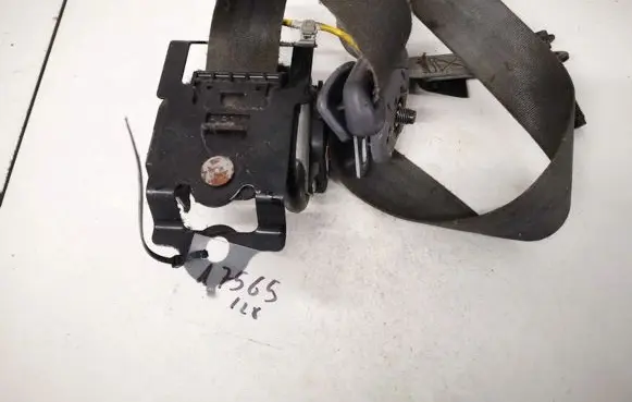 KIA Carens I Front seatbelt ksr4027