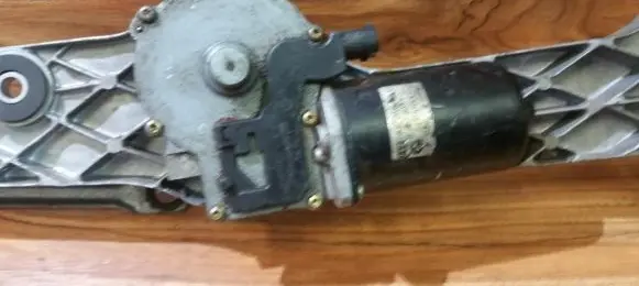 BMW 5 E39 Wiper motor 61618356020 61.61-8356020