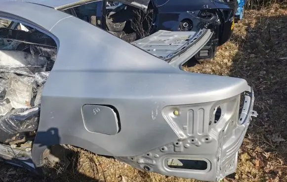 Toyota Avensis T270 Rear quarter panel 