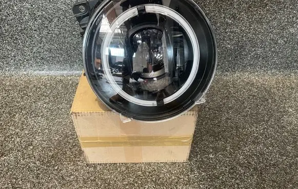 Mercedes-Benz G W463 2nd Gen Headlight/headlamp A4639061203 00713489 1EX2315