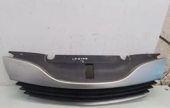 Renault Laguna II Front bumper upper radiator grill 820001258