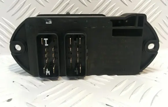 Jaguar XJ X308 Fuse module LNE2800AA