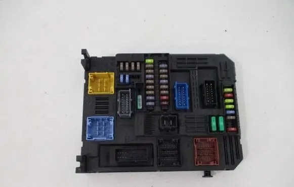 Peugeot Partner III Fuse box set 9830707680