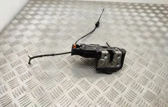 Mercedes-Benz EQA Front door lock
