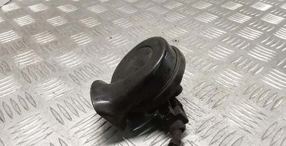 Audi A4 S4 B7 8E 8H Horn signal 8E0951221