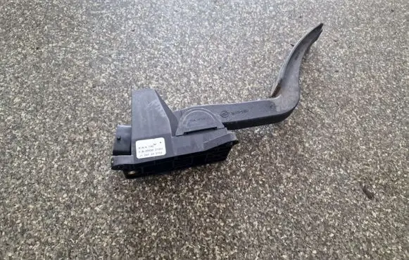 SsangYong Kyron Accelerator throttle pedal 2055021001