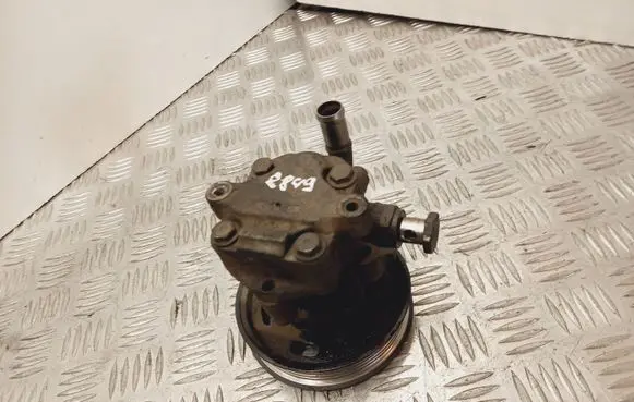 Volkswagen Golf IV Power steering pump 1J0422154A