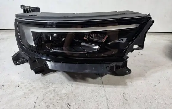 Opel Mokka B Headlight/headlamp 9834016680 L375793