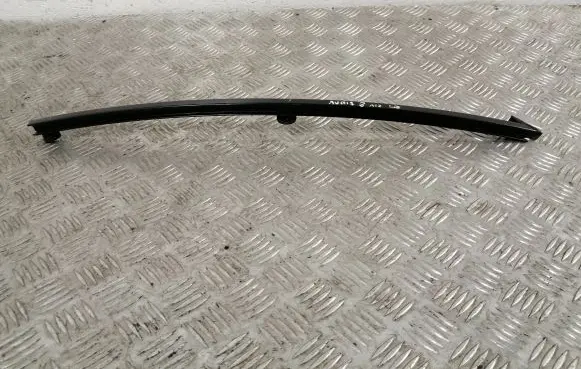 Toyota Auris 150 Rear door windshield rail 6740712280