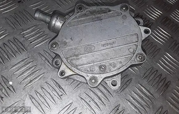 BMW 3 E46 Vacuum pump 68739010