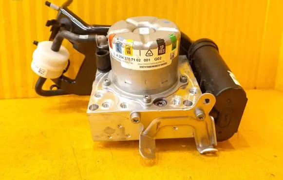 Mercedes-Benz GLC C254 ABS Pump A2543207102