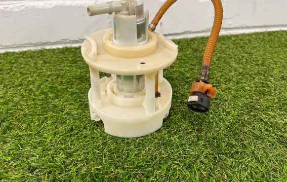 Mercedes-Benz S AMG W221 In-tank fuel pump A0014708894