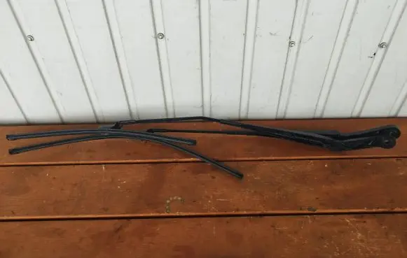 Opel Movano C Front wiper blade arm