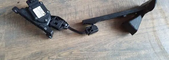 KIA Sportage Accelerator throttle pedal DH327272S000