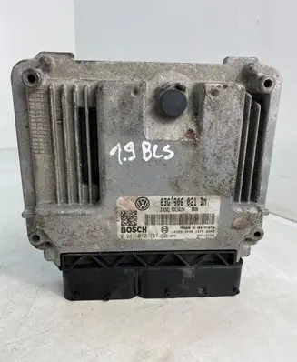 Volkswagen Touran I Engine control unit/module 03G906021DM 1039S13438 0281012737