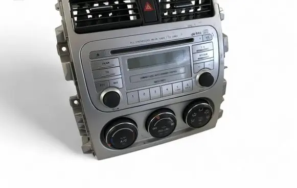Radio/CD/DVD/GPS head unit