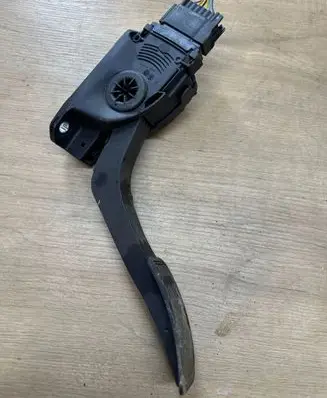 Ford Ecosport Accelerator throttle pedal 8V219F836A3B C95YE18
