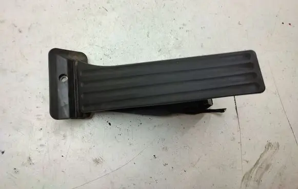BMW 1 E81 E87 Accelerator throttle pedal 6857643