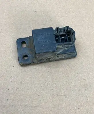 Toyota Land Cruiser (J120) Light washer relay 8594260020