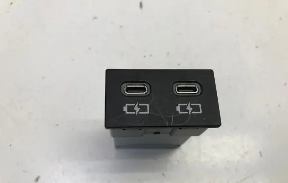Toyota RAV 4 (XA50) USB socket connector 8553260040