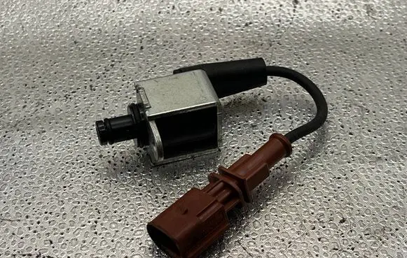 Volkswagen Tiguan Rear glass lock/latch C353 04L907284