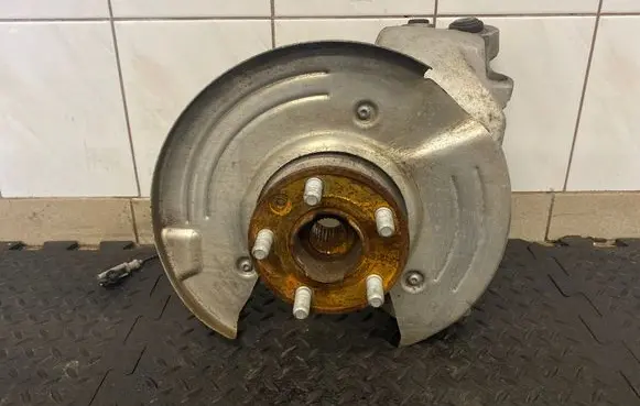 Jaguar F-Pace Front wheel hub M8A25A970AB 211210 D2098