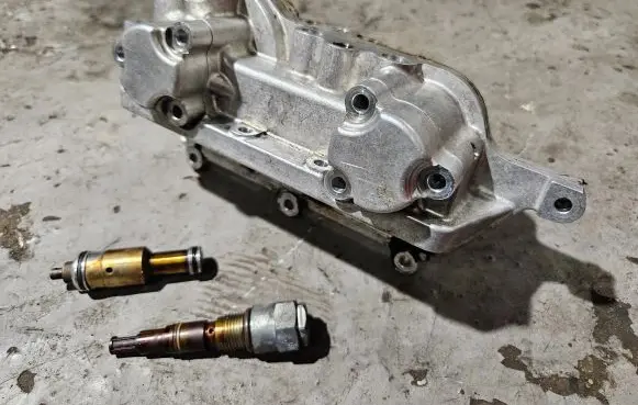 BMW M3 Valve oil control 11367838161