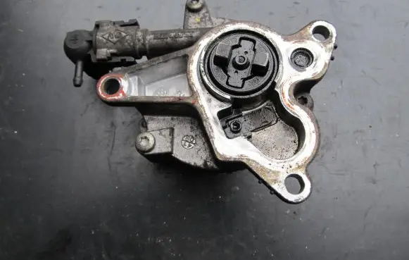 Renault Trafic II (X83) Vacuum pump 934654