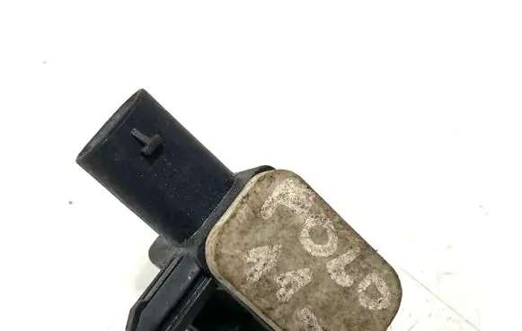 Volkswagen Polo V 6R Airbag deployment crash/impact sensor 6R0959351A