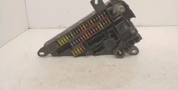 BMW 5 E60 E61 Fuse module 6906619
