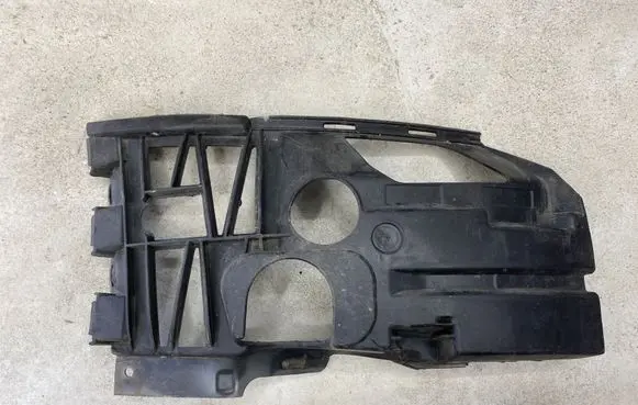 Audi A4 S4 B6 8E 8H Front bumper mounting bracket 8E0807096