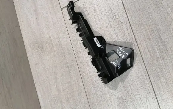 Renault Trafic III (X82) Front bumper mounting bracket 622217838R