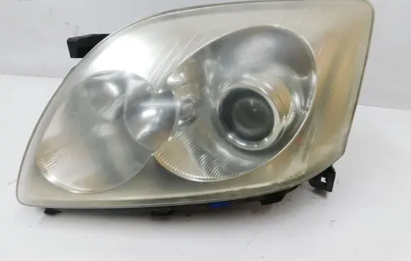 Toyota Avensis T250 Headlight/headlamp