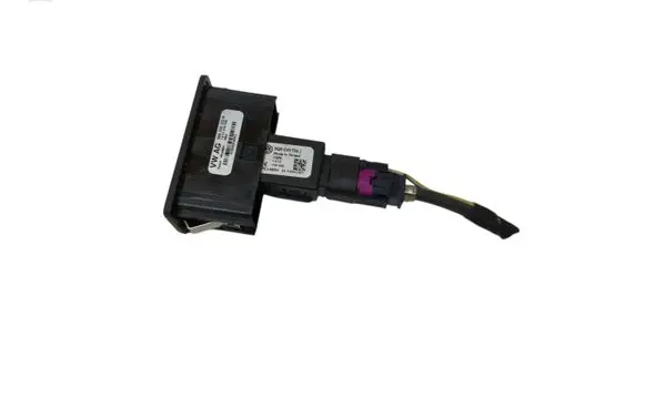 Volkswagen Golf VII USB socket connector 5G0035222K