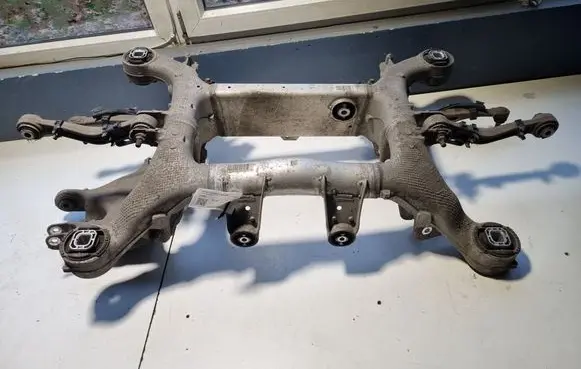 BMW 5 F10 F11 Rear axle beam 6799103