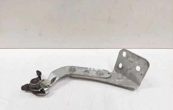 Fiat Ducato Sliding door lower roller guide/hinge 7CB935