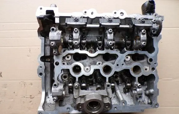 BMW 1 F20 F21 Engine head 7628714