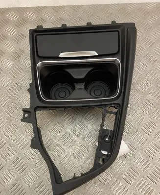 BMW 3 F30 F35 F31 Cup holder front 9218926