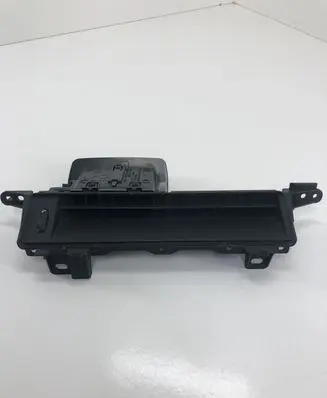 Toyota RAV 4 (XA40) Dash center air vent grill 5583342010 4556242010 4556642010