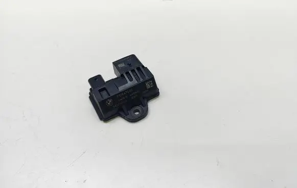 BMW 5 F10 F11 Glow plug pre-heat relay 8519472 851947202 0522140104