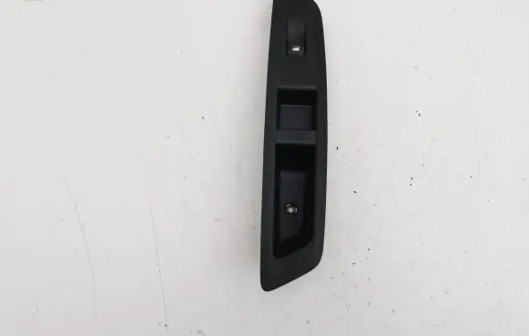 Citroen C4 III e-C4 Electric window control switch 9833110280
