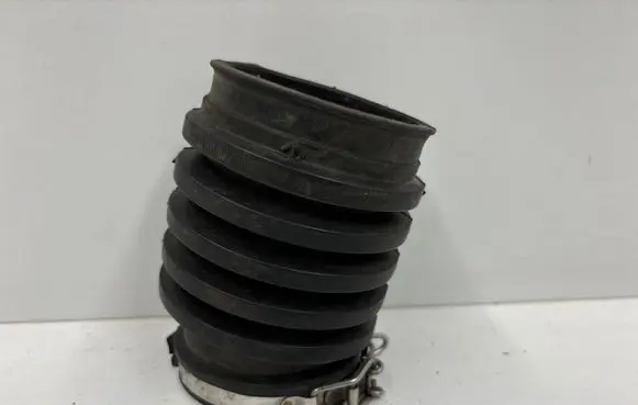 Mercedes-Benz C W204 Air intake hose/pipe A1110981083