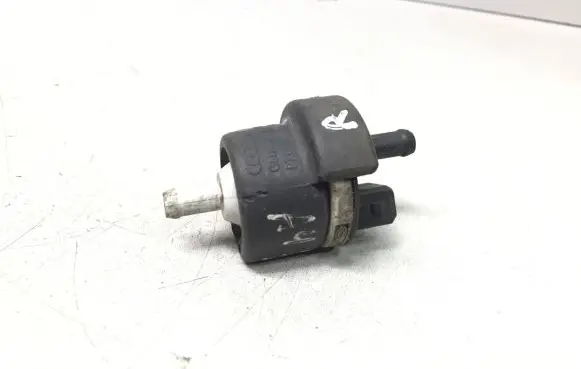 Audi A4 S4 B5 8D Valve vacuum 42115908 058133459