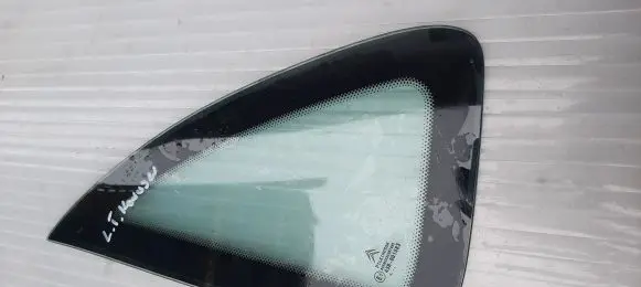 Citroen C3 Rear side window