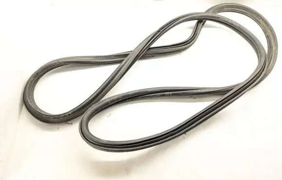 BMW 5 G30 G31 G38 Trunk rubber seal (body) 7366401