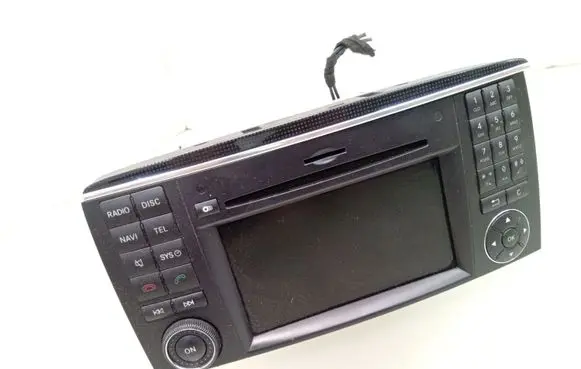 Mercedes-Benz R W251 Radio/CD/DVD/GPS head unit A2518705094 A2516800592
