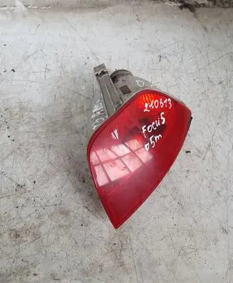 Ford Focus Tailgate rear/tail lights