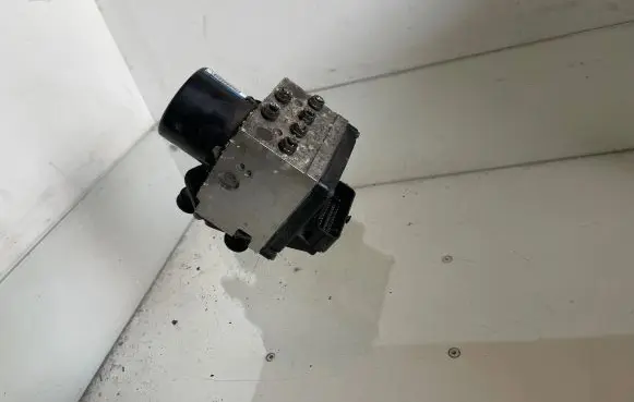 Volkswagen PASSAT B6 ABS Pump 3C0614095P 16027201 16027001A