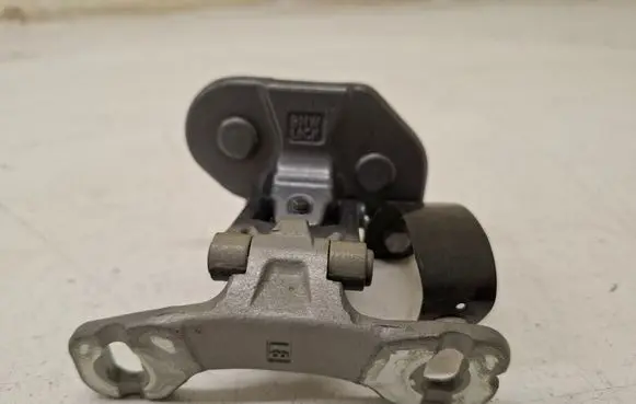 BMW 1 E81 E87 Tailgate/trunk/boot hinge 230109