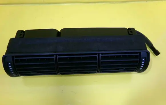 Audi A4 S4 B5 8D Dash center air vent grill 8D1820951